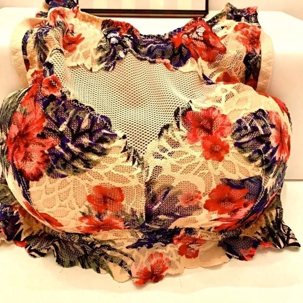 VICTORIA SECRET PINK ECRU LACE  FLOWER BRALETTE XS